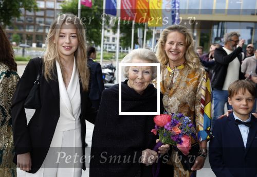 Amsterdam 1 juni 2023
Openingsavond van Holland festival in Amsterdam.
Aanwezig oa Prinses Beatrix Prinses Mabel en haar dochter Zaria.