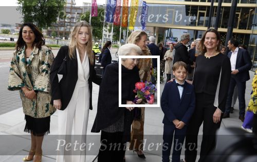 Amsterdam 1 juni 2023
Openingsavond van Holland festival in Amsterdam.
Aanwezig oa Prinses Beatrix Prinses Mabel en haar dochter Zaria.