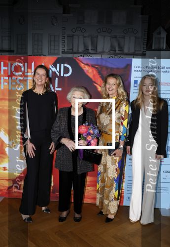 Amsterdam 1 juni 2023
Openingsavond van Holland festival in Amsterdam.
Aanwezig oa Prinses Beatrix Prinses Mabel en haar dochter Zaria.