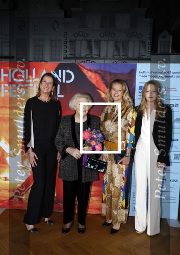 Amsterdam 1 juni 2023
Openingsavond van Holland festival in Amsterdam.
Aanwezig oa Prinses Beatrix Prinses Mabel en haar dochter Zaria.