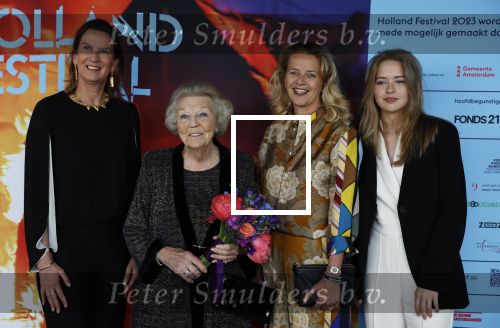 Amsterdam 1 juni 2023
Openingsavond van Holland festival in Amsterdam.
Aanwezig oa Prinses Beatrix Prinses Mabel en haar dochter Zaria.