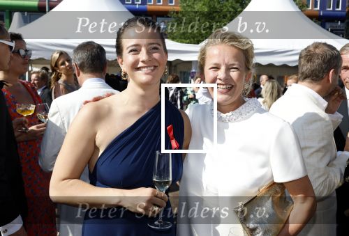 Amsterdam 10 juni 2023
Het 31e Amsterdam diner in AFAS Live tbv het Aidsfonds.
Prinses Mabel  met nichtje