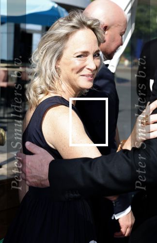 Amsterdam 10 juni 2023
Het 31e Amsterdam diner in AFAS Live tbv het Aidsfonds.
Prinses Margarita was uitgenodigd door een kennis . Prinses Mabel vangt haar op