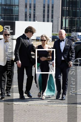 Amsterdam 10 juni 2023
Het 31e Amsterdam diner in AFAS Live tbv het Aidsfonds.
Prinses Margarita was uitgenodigd door een kennis . Prinses Mabel vangt haar op
