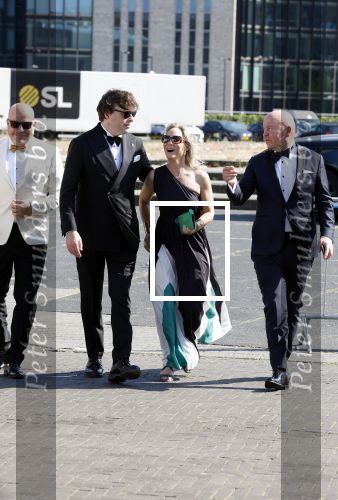 Amsterdam 10 juni 2023
Het 31e Amsterdam diner in AFAS Live tbv het Aidsfonds.
Prinses Margarita was uitgenodigd door een kennis . Prinses Mabel vangt haar op