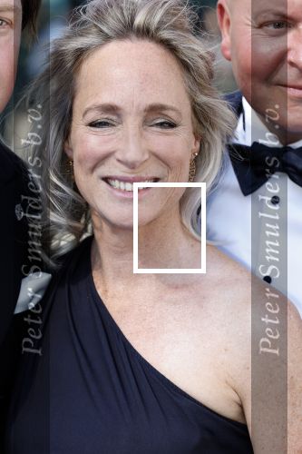 Amsterdam 10 juni 2023
Het 31e Amsterdam diner in AFAS Live tbv het Aidsfonds.
Prinses Margarita was uitgenodigd door een kennis . Prinses Mabel vangt haar op