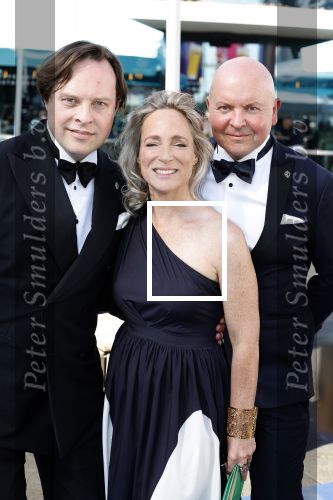 Amsterdam 10 juni 2023
Het 31e Amsterdam diner in AFAS Live tbv het Aidsfonds.
Prinses Margarita was uitgenodigd door een kennis . Prinses Mabel vangt haar op