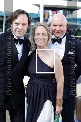 Amsterdam 10 juni 2023
Het 31e Amsterdam diner in AFAS Live tbv het Aidsfonds.
Prinses Margarita was uitgenodigd door een kennis . Prinses Mabel vangt haar op