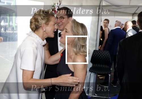 Amsterdam 10 juni 2023
Het 31e Amsterdam diner in AFAS Live tbv het Aidsfonds.
Prinses Margarita was uitgenodigd door een kennis . Prinses Mabel vangt haar op