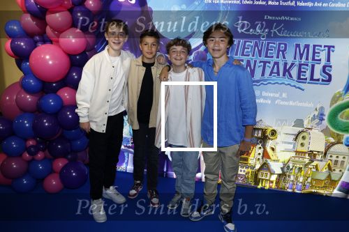 Amsterdam 24 juni 2023
Premiere TIENER MET TENTAKELS in Pathe Arena .
R.E.D. Boyband