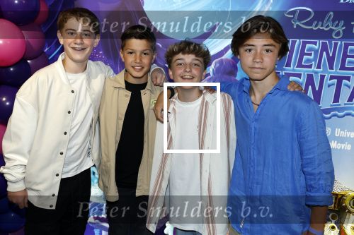 Amsterdam 24 juni 2023
Premiere TIENER MET TENTAKELS in Pathe Arena .
R.E.D. Boyband