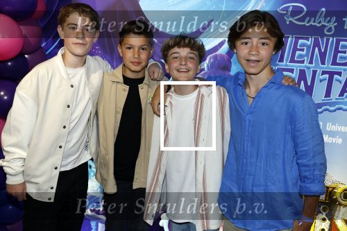Amsterdam 24 juni 2023
Premiere TIENER MET TENTAKELS in Pathe Arena .
R.E.D. Boyband