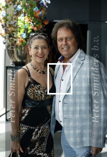Amsterdam 11 juni 2023
Presentatie cd Jeffrey Schenk en Bobbie Eakes bij the Harbour Club.
Rene Leblanc met vriendin