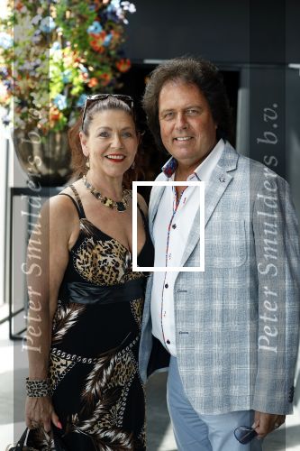 Amsterdam 11 juni 2023
Presentatie cd Jeffrey Schenk en Bobbie Eakes bij the Harbour Club.
Rene Leblanc met vriendin