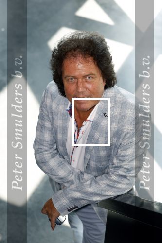 Amsterdam 11 juni 2023
Presentatie cd Jeffrey Schenk en Bobbie Eakes bij the Harbour Club.
Rene Leblanc met vriendin