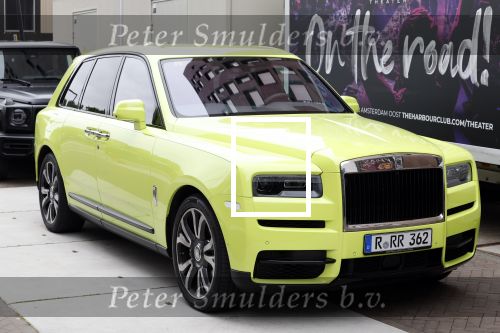 Amsterdam 1 juni 2023
Talkies terras award bij the Harbour Club .
Fluoriserend groene Rolls Royce met kenteken RR