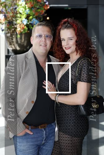 Amsterdam 11 juni 2023
Presentatie cd Jeffrey Schenk en Bobbie Eakes bij the Harbour Club.
Rutger v barneveld met vriendin