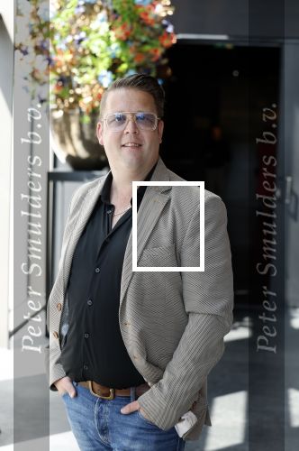 Amsterdam 11 juni 2023
Presentatie cd Jeffrey Schenk en Bobbie Eakes bij the Harbour Club.
Rutger v barneveld met vriendin