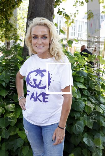 Amsterdam 21 juni 2023
Presentatie Holland zingt Hazes bij Strand Zuid.
De artiesten die volgend jaar mee gaaan doen zijn : Andre Hazes Jeroen v d Boom Douwe Bob Samantha Steenwijk Wolter Kroes en Jamai Looman .