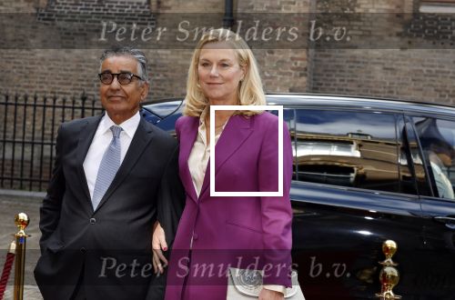 Den Haag 20 september 2022
Prinsjesdag 2022 in Den Haag . De troonrede wordt gedaan vanuit de koninklijke schouwburg .
Sigrid Kaag met haar man en beveiliging