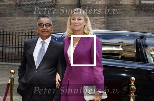 Den Haag 20 september 2022
Prinsjesdag 2022 in Den Haag . De troonrede wordt gedaan vanuit de koninklijke schouwburg .
Sigrid Kaag met haar man en beveiliging