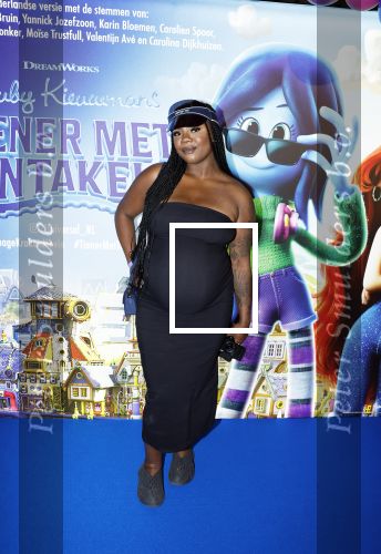 Amsterdam 24 juni 2023
Premiere TIENER MET TENTAKELS in Pathe Arena .
Vonneke Bonneke zwanger met dochter