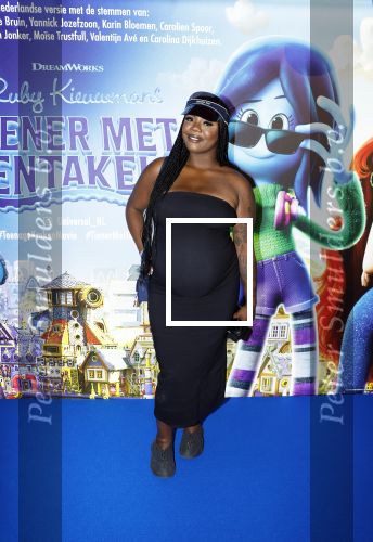 Amsterdam 24 juni 2023
Premiere TIENER MET TENTAKELS in Pathe Arena .
Vonneke Bonneke zwanger met dochter