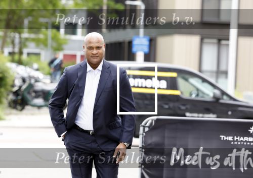 Amsterdam 1 juni 2023
Talkies terras award bij the Harbour Club .
Winston Bogarde