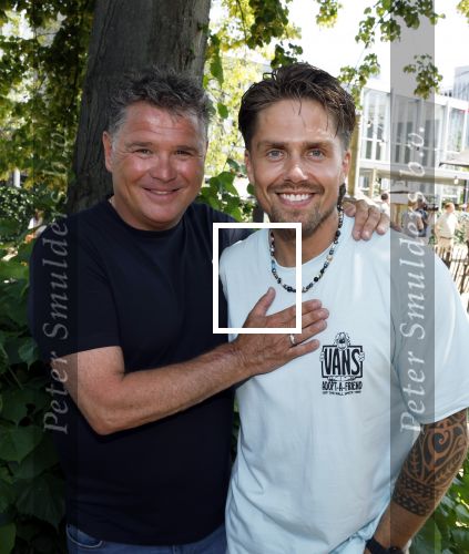Amsterdam 21 juni 2023
Presentatie Holland zingt Hazes bij Strand Zuid.
De artiesten die volgend jaar mee gaaan doen zijn : Andre Hazes Jeroen v d Boom Douwe Bob Samantha Steenwijk Wolter Kroes en Jamai Looman .