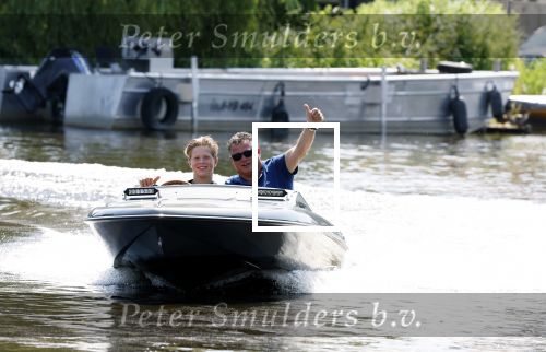 Zaanstad 23 juni 2023
Wolter Kroes met zijn Thomas aan het varen met een vet bootje.