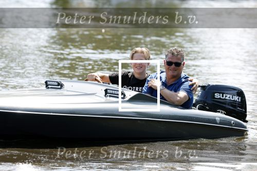 Zaanstad 23 juni 2023
Wolter Kroes met zijn Thomas aan het varen met een vet bootje.