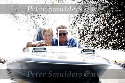 Zaanstad 23 juni 2023
Wolter Kroes met zijn Thomas aan het varen met een vet bootje.