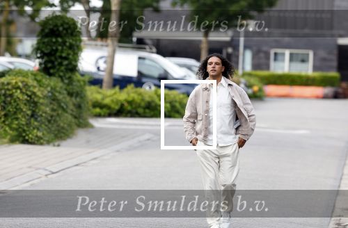 Almere 14 juni 2024
Ali B bij zijn huis in Almere .