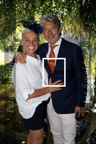 Haarzuilens 26 juni 2024
Nationale haringparty op kasteel de Haar. Annetrije de Kroes met haar man