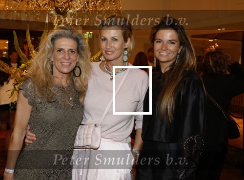 Amsterdam 22 juni 2024
Luxery fair in hotel L Europe. Anouk Smulders met Manon de Boer en Meta Herman de Groot