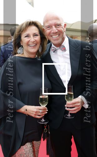 Amsterdam 8 juni 2024
Het Amsterdam diner in AFAS live . Vele Bekende mensen en zakenmensen kwamen naar het gala waar geld opgehaald wordt voor het aids fonds. Astrid Joosten en haar man Rob Peters
