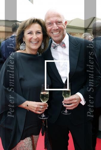 Amsterdam 8 juni 2024
Het Amsterdam diner in AFAS live . Vele Bekende mensen en zakenmensen kwamen naar het gala waar geld opgehaald wordt voor het aids fonds. Astrid Joosten en haar man Rob Peters