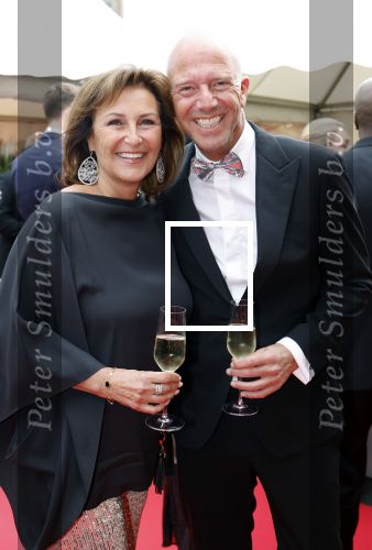 Amsterdam 8 juni 2024
Het Amsterdam diner in AFAS live . Vele Bekende mensen en zakenmensen kwamen naar het gala waar geld opgehaald wordt voor het aids fonds. Astrid Joosten en haar man Rob Peters