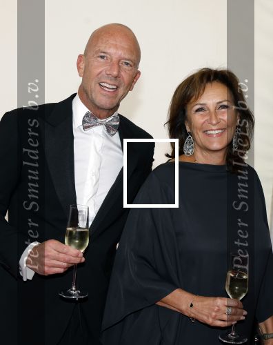 Amsterdam 8 juni 2024
Het Amsterdam diner in AFAS live . Vele Bekende mensen en zakenmensen kwamen naar het gala waar geld opgehaald wordt voor het aids fonds. Astrid Joosten en haar man Rob Peters