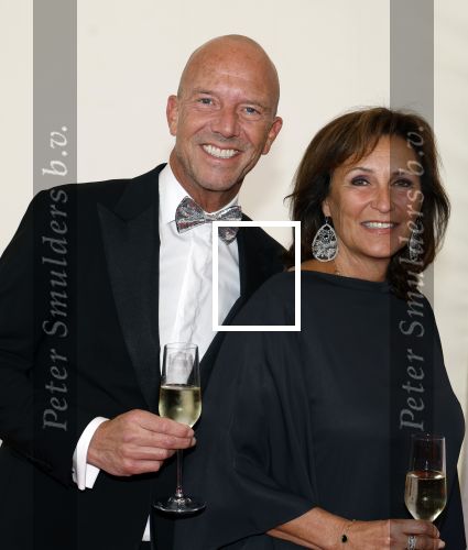 Amsterdam 8 juni 2024
Het Amsterdam diner in AFAS live . Vele Bekende mensen en zakenmensen kwamen naar het gala waar geld opgehaald wordt voor het aids fonds. Astrid Joosten en haar man Rob Peters