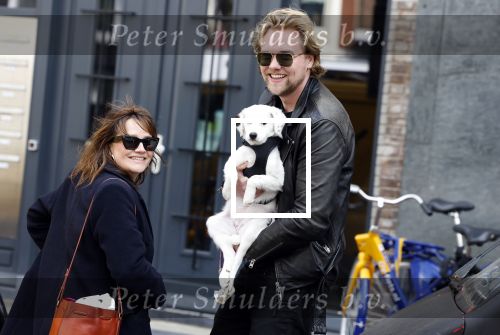Amsterdam 27 maart 2024
Barbara Sloesen met vriend Joost Hofman en hun hondje in het centrum van amsterdam.