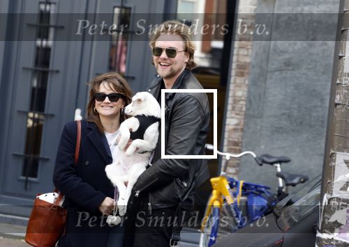 Amsterdam 27 maart 2024
Barbara Sloesen met vriend Joost Hofman en hun hondje in het centrum van amsterdam.