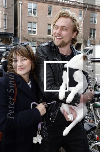 Amsterdam 27 maart 2024
Barbara Sloesen met vriend Joost Hofman en hun hondje in het centrum van amsterdam.