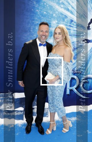 Scheveningen 9 juni 2024
Premiere Frozen in het Afas circustheater. Barry Paf met een kennis