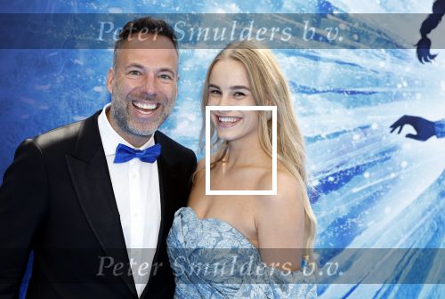 Scheveningen 9 juni 2024
Premiere Frozen in het Afas circustheater. Barry Paf met een kennis