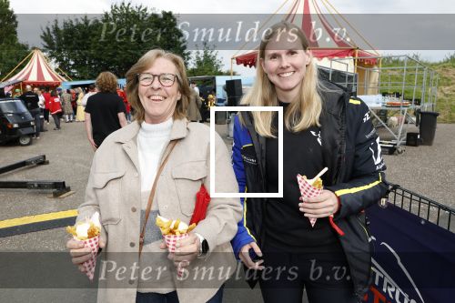 Lelystad 13 juni 2024
Rob kamphues en Jan Jaap v Roon organiseren met stichting groot hart een event , het grote race circus komt eraan, op de kartbaan in Lelystad .  Patrick Stoof is de presentator en ook Jack Plooij draagt zijn steentje bij. Beitske Visser