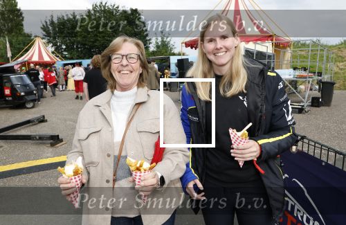 Lelystad 13 juni 2024
Rob kamphues en Jan Jaap v Roon organiseren met stichting groot hart een event , het grote race circus komt eraan, op de kartbaan in Lelystad .  Patrick Stoof is de presentator en ook Jack Plooij draagt zijn steentje bij. Beitske Visser
