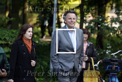Amsterdam 6 juni 2024
Bert Koenders met zijn vrouw  in het westerpark