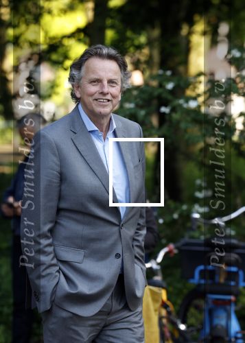 Amsterdam 6 juni 2024
Bert Koenders met zijn vrouw  in het westerpark