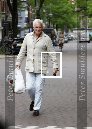 Amsterdam 3 juni 2024
Bram Moszkowicz doet boodschappen in Amsterdam zuid .